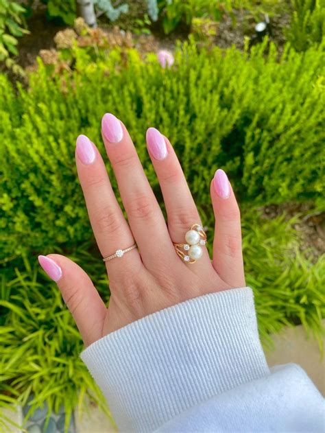 hailey bieber's pink pearl manicure|hailey bieber pink manicure.